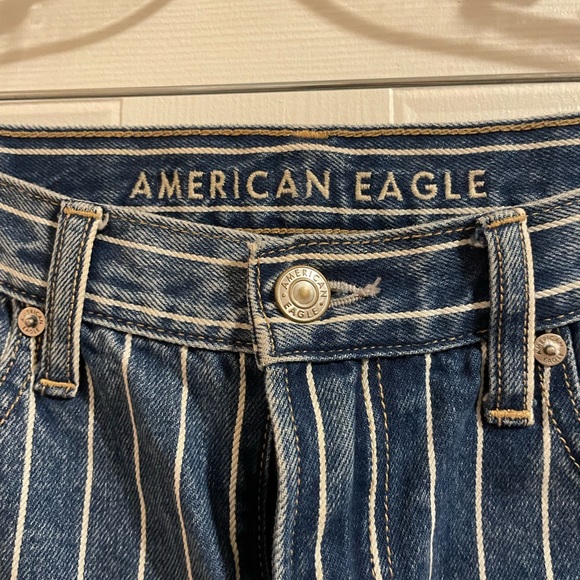 American Eagel stopped Mom jeans - Picture 3 of 5